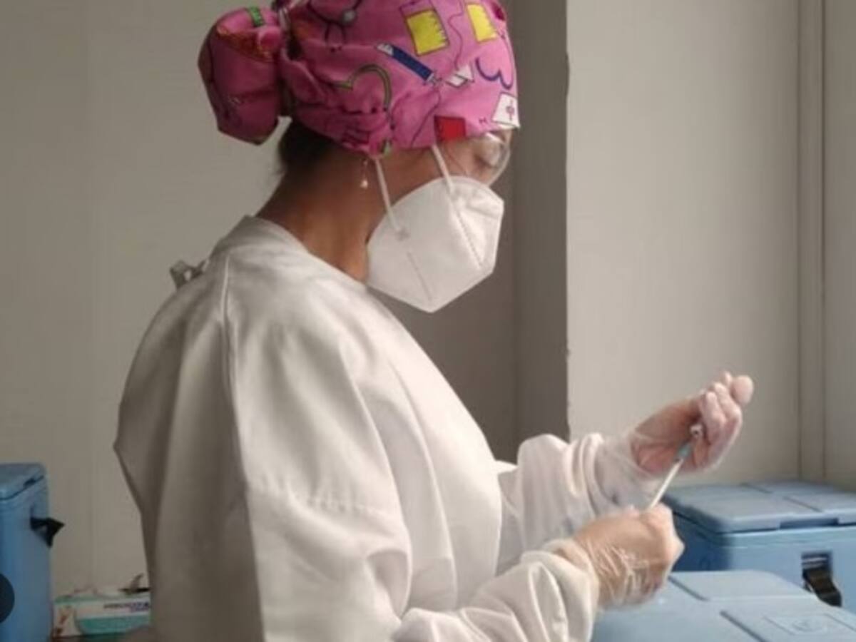 ¿Cuál es la situación de fallecidos y casos COVID-19 en Armenia?