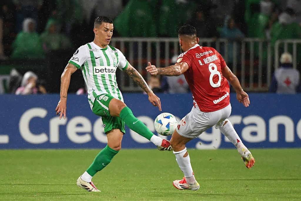 Matheus Uribe en partido contra Internacional por Libertadores / Getty Images