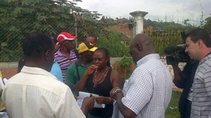 Familiares de mineros piden a Medicina Legal identificarlos con celeridad