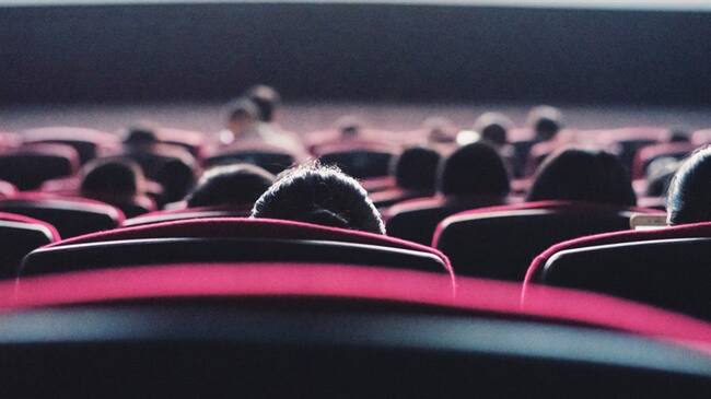 El primero de mayo, Cine Colombia reabrirá sus salas en el país. Foto: Getty Images / LINGKONG C