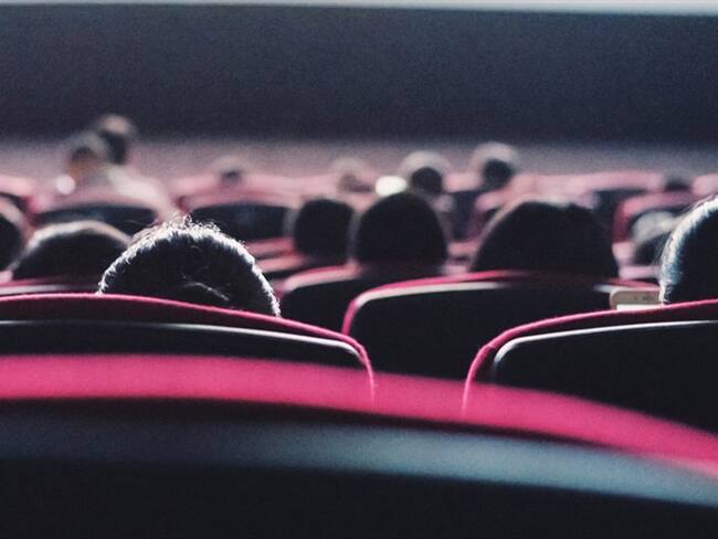 El primero de mayo, Cine Colombia reabrirá sus salas en el país. Foto: Getty Images / LINGKONG C