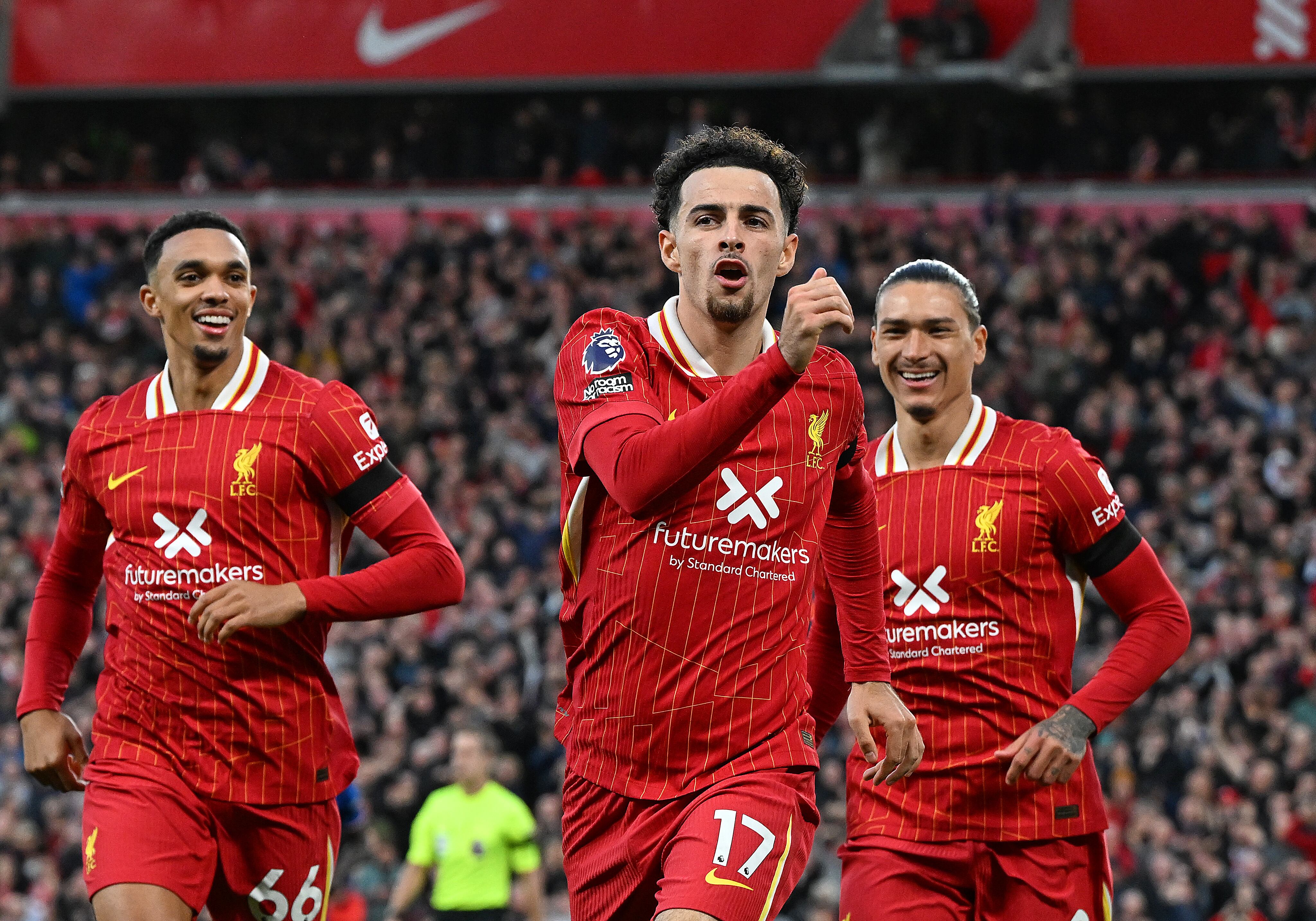 Curtis Jones celebra el segundo gol del Liverpool sobre el Chelsea. (Photo by John Powell/Liverpool FC via Getty Images)
