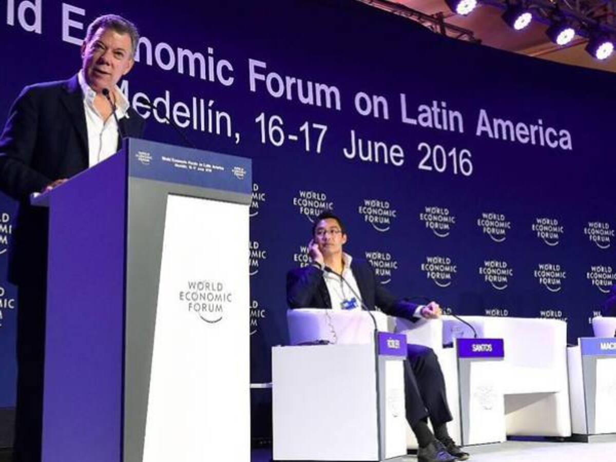 Si continua la guerra, tenemos que subir impuestos para financiarla: Santos