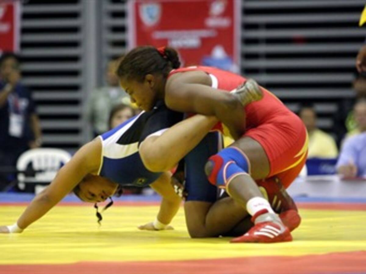 Oro y plata en la preparación de luchadoras colombianas para los Olímpicos