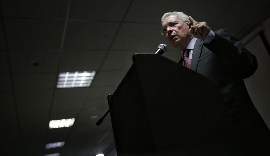 Jueza niega solicitud de preclusión, Álvaro Uribe debe ir a juicio