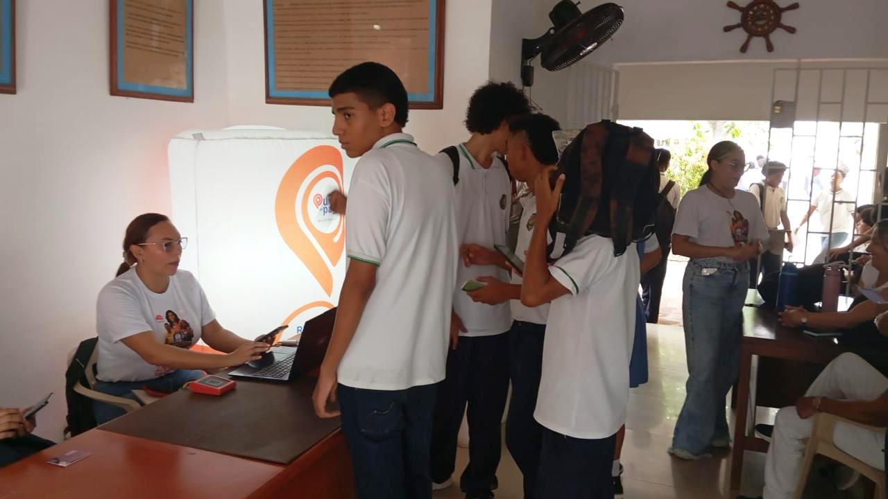 Jornadas de registro y validación de tarjetas TransCaribe en colegios de Cartagena