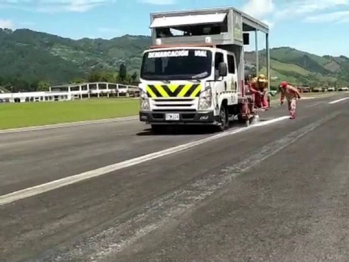 Finalizaron trabajos de pavimentación de la pista del Aeropuerto La Nubia