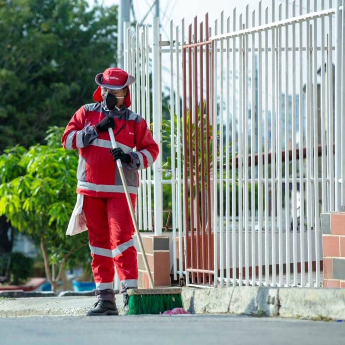 Por temporada decembrina, Veolia duplicó jornadas de limpieza en el centro de Cúcuta