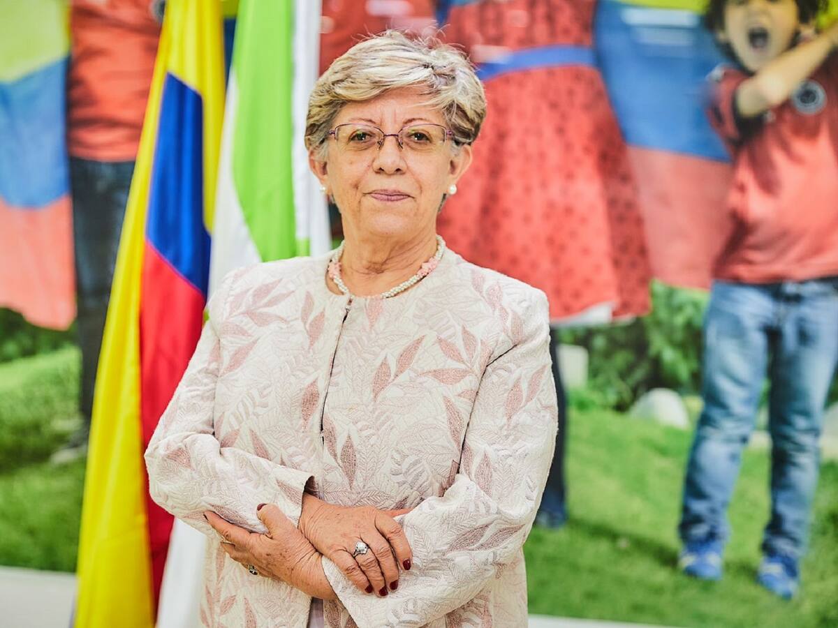 Cantando el Himno de la Alegría, apareció directora del ICBF en medio de un evento