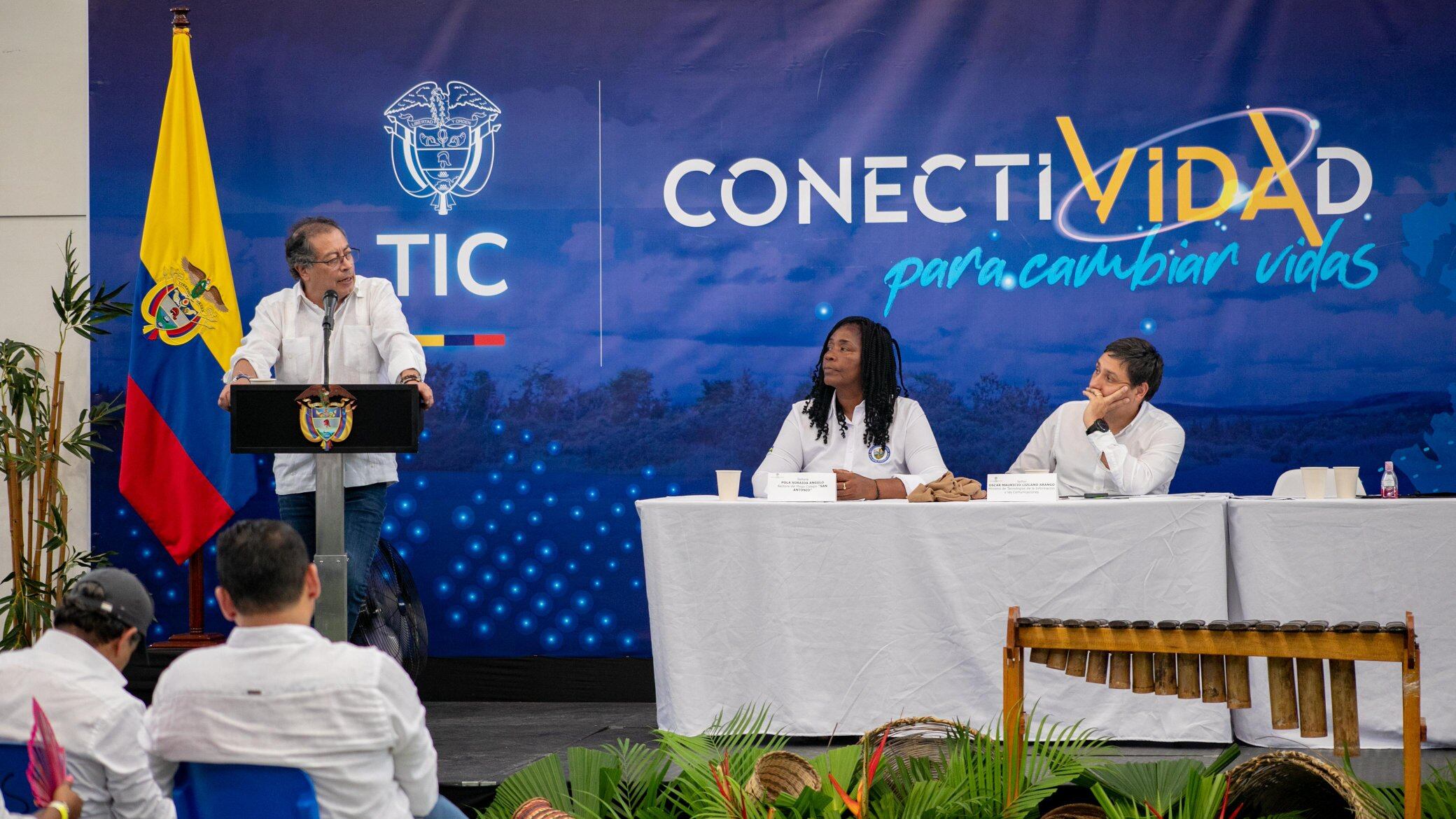 El presidente Petro anunció que con una inversión de $22 mil millones, los municipios de Buenaventura, Cali, Palmira, Tuluá y Cartago serán beneficiados con infraestructura para la investigación y el desarrollo de modelos de IA.