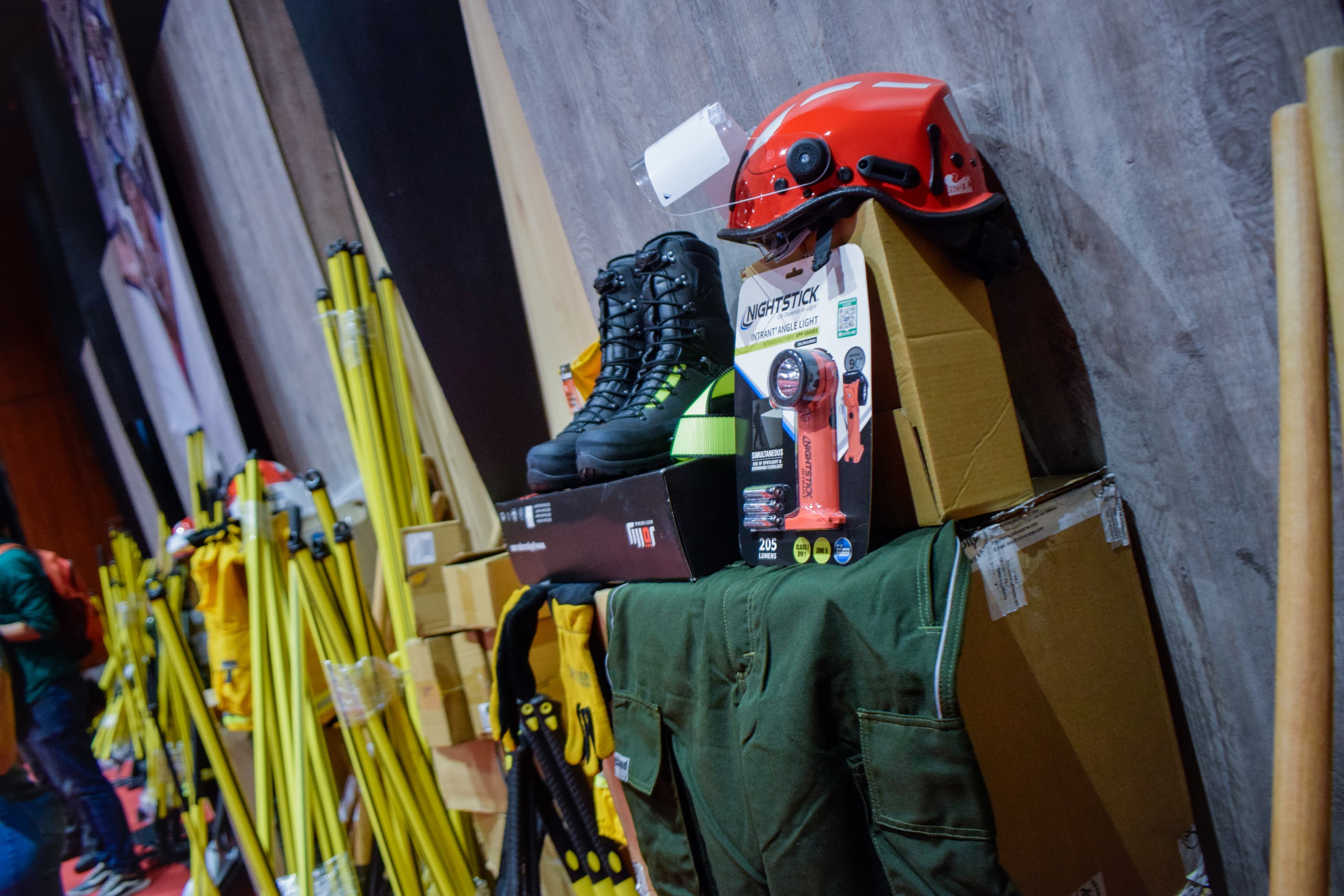 La Dirección Nacional de Bomberos entregó elementos a Bomberos del Tolima