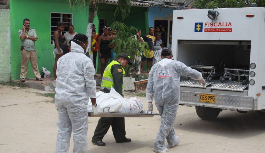La víctima fue acuchillada mientras departía en una vivienda