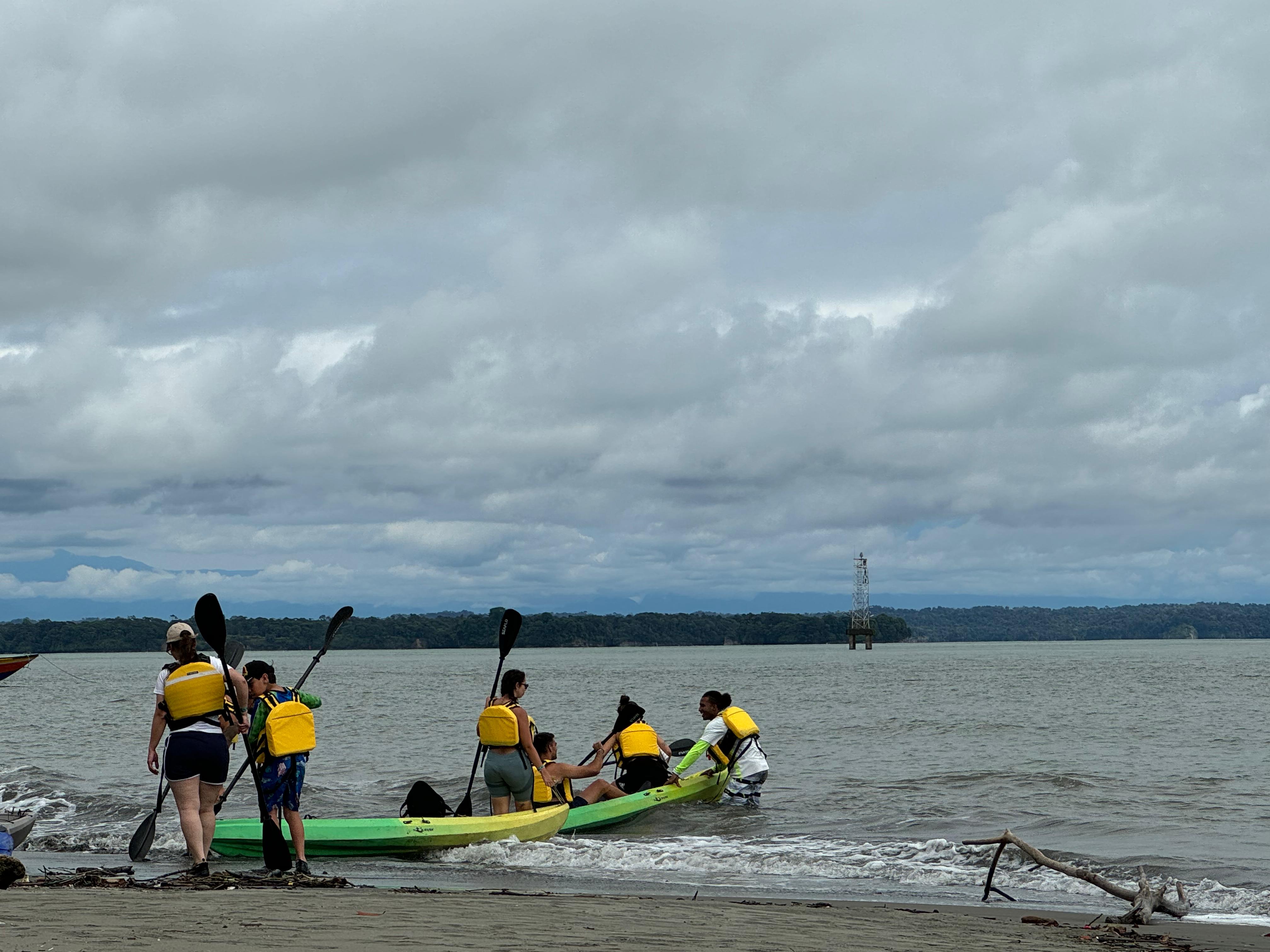 Cortesía para Caracol Radio