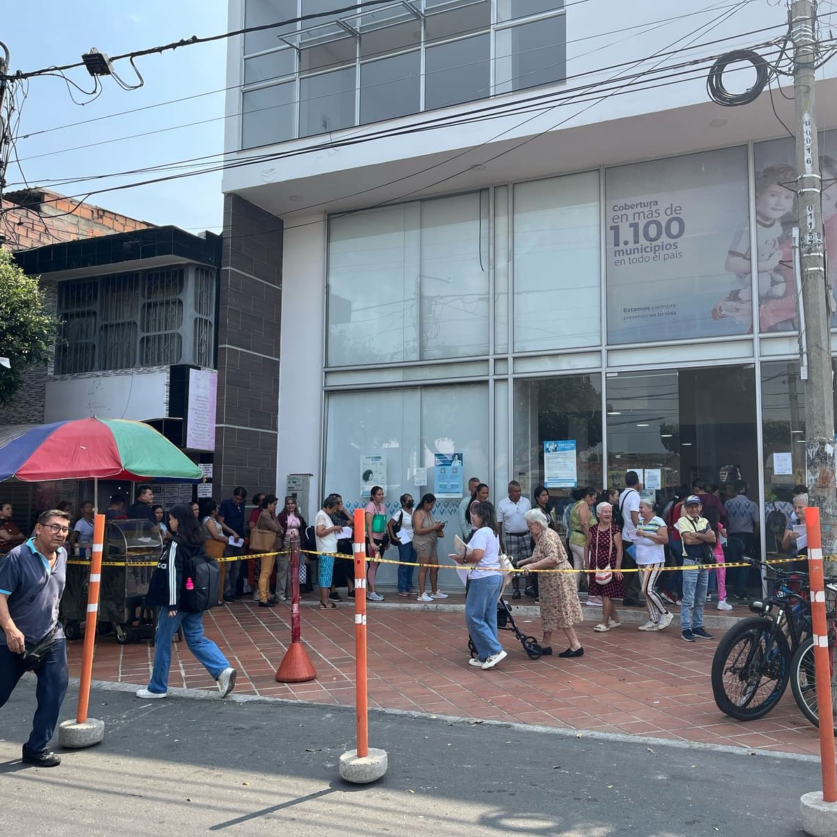 Se mantiene “viacrucis” para usuarios de Nueva Eps y Sanitas por demoras en entrega de medicamentos