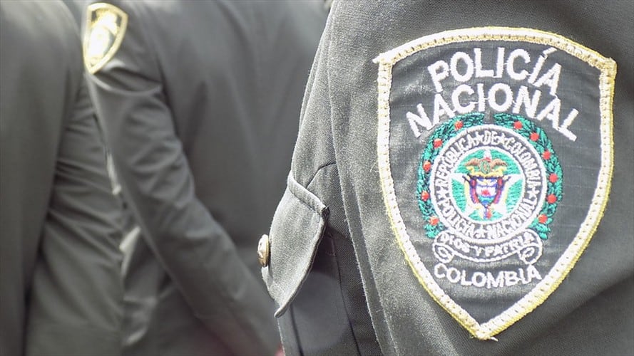 Dos policías salvaron la vida de un hombre a punto de suicidarse en Chiquinquirá. Foto: Colprensa