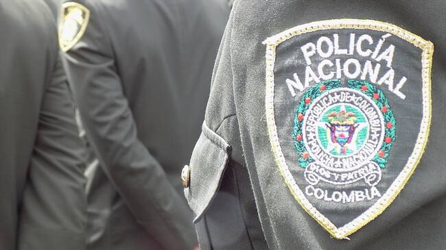 Dos policías salvaron la vida de un hombre a punto de suicidarse en Chiquinquirá. Foto: Colprensa