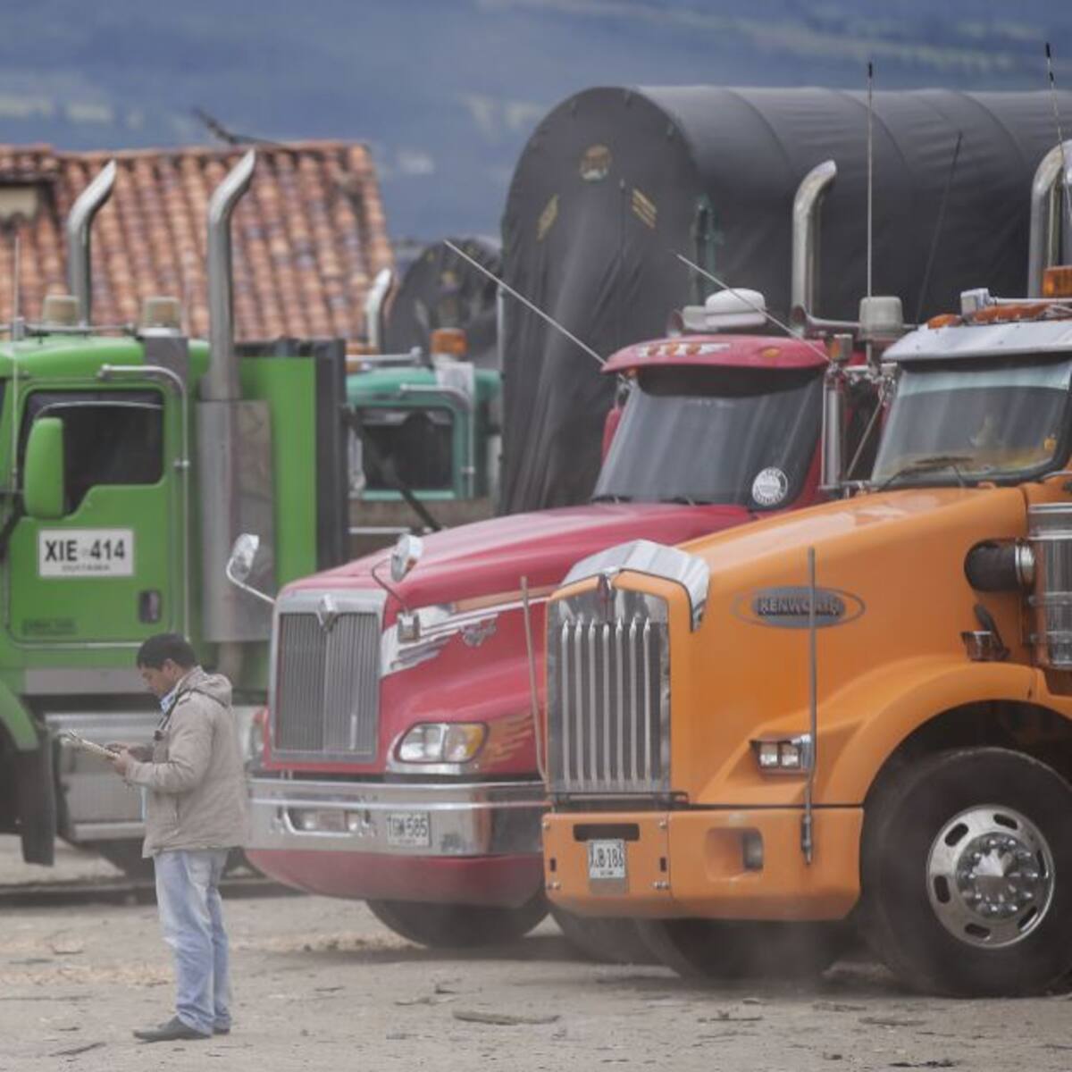 Vándalos saquearon la carga de 50 camiones en el municipio de Buga