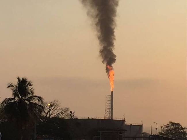 Reficar asegura que intensidad de la llama alta en la refinería de Cartagena es normal