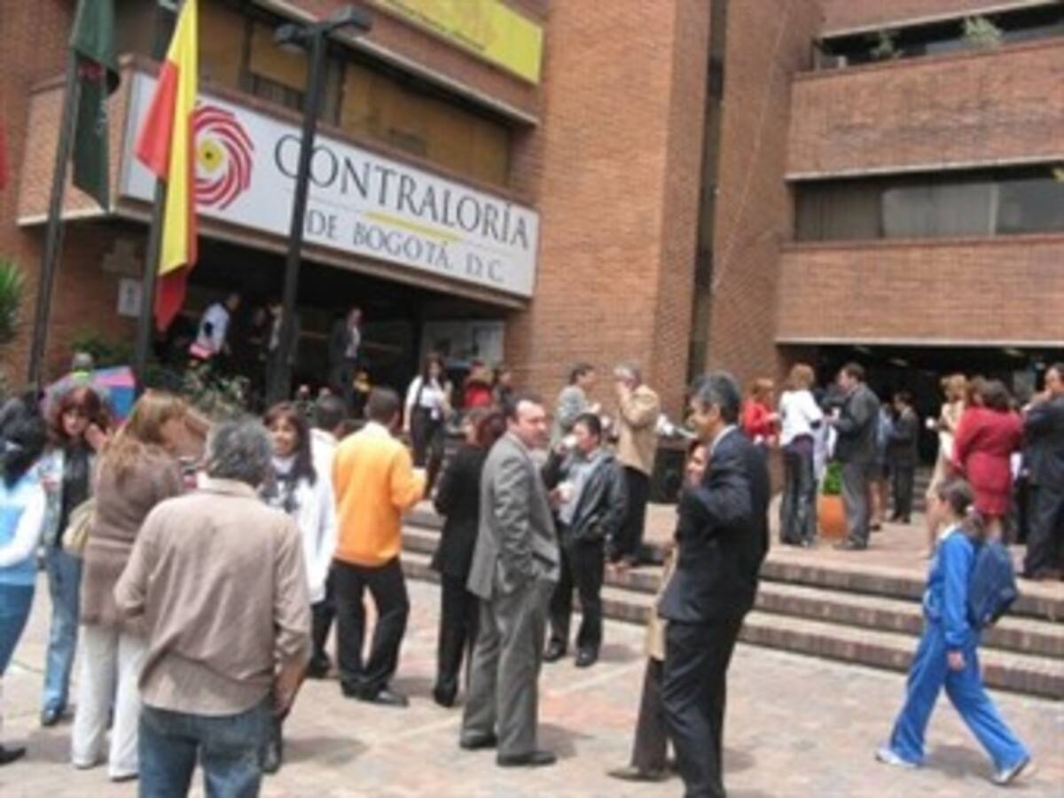 Contraloría cuestiona gastos en pólizas e intermediación en la contratación pública