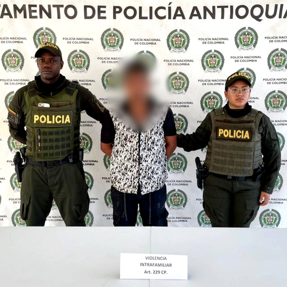 En Caucasia, un hombre fue capturado luego de propinarle una golpiza a su madre y abuela
