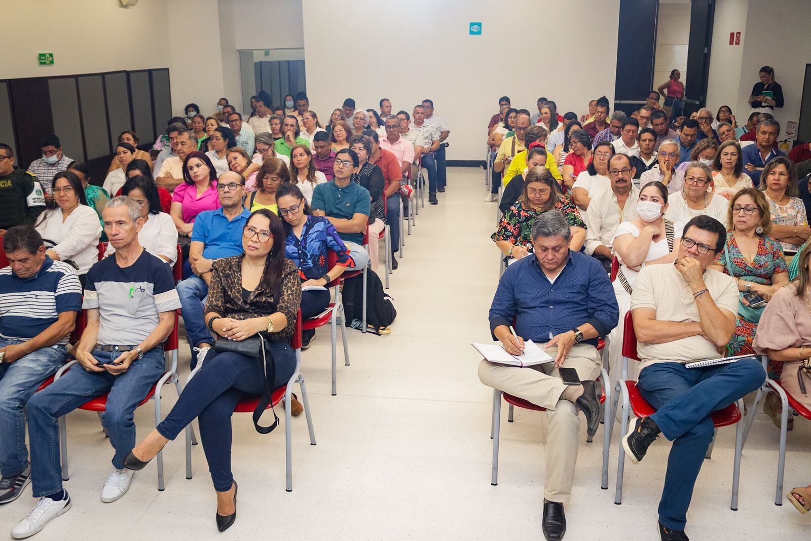 Se busca entre la población escolar, una sana y formación.