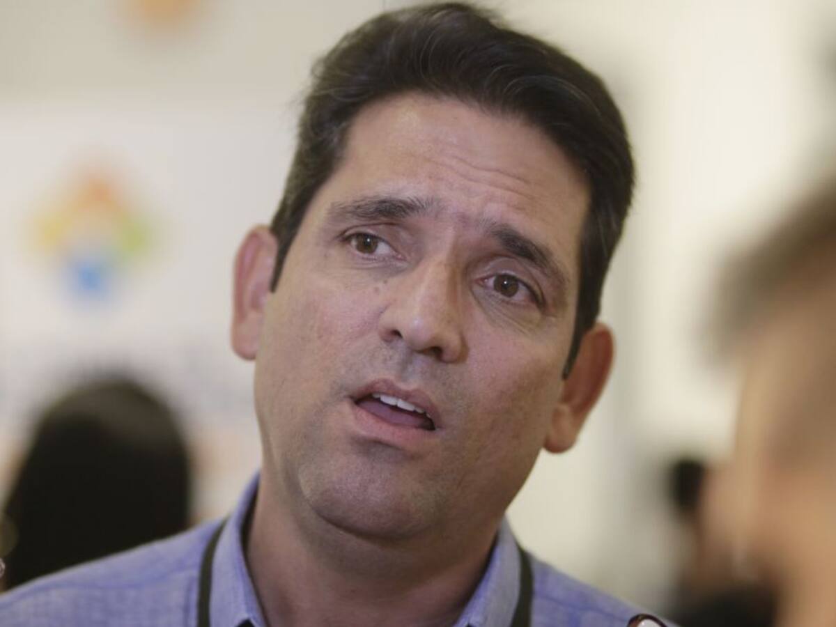 Gobernador del Meta es internado nuevamente tras diagnóstico de COVID-19