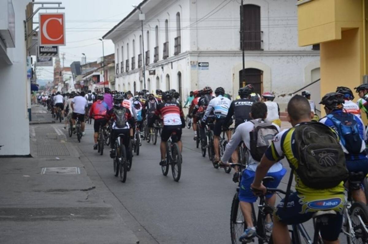 Ciclopaseo en el Valle contra el reclutamiento de menores.
