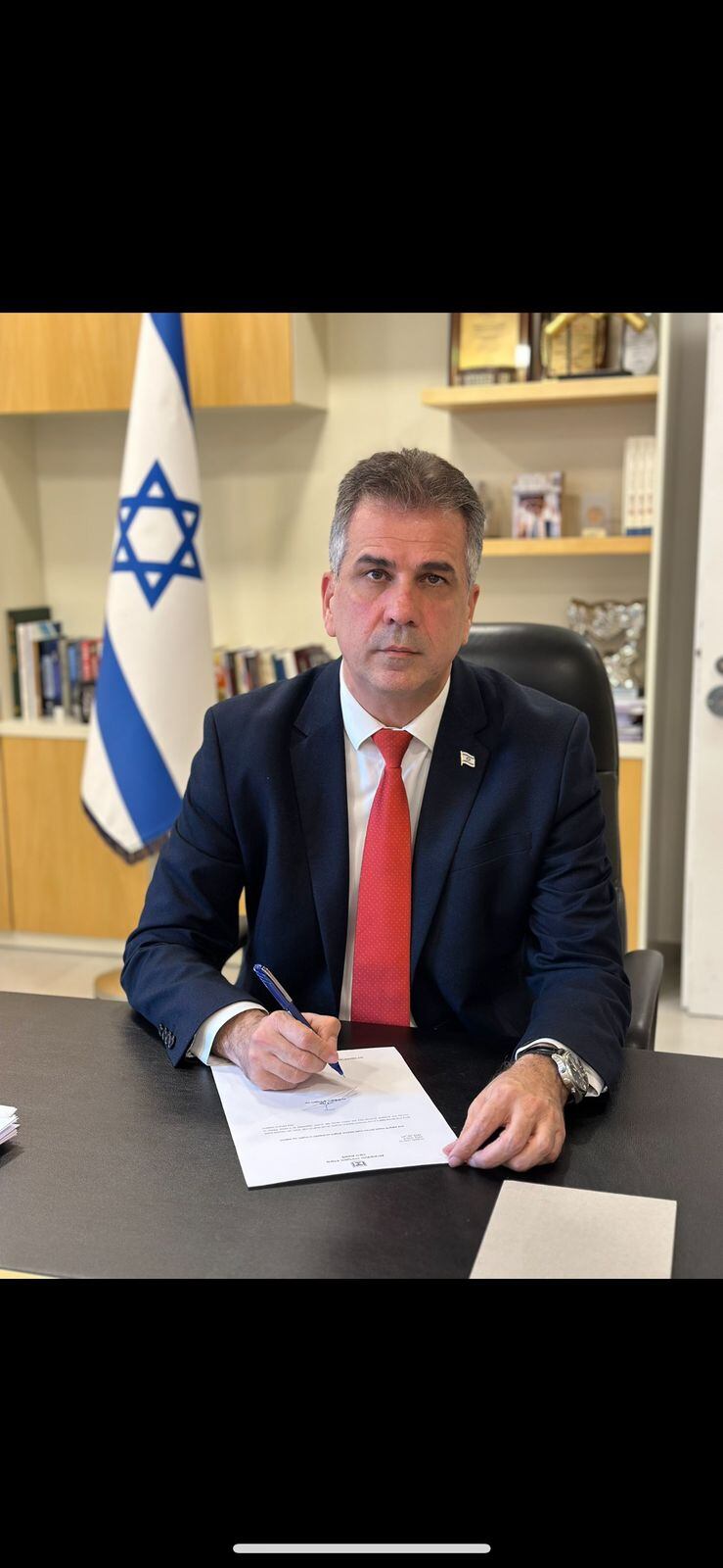 Ministro de Energía de Israel, Eli Cohen, anunció que suspenderá el servicio de electricidad en Gaza. Foto: X