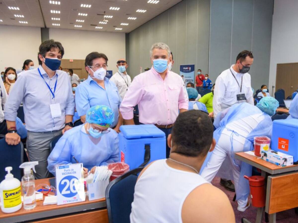 Gobierno se compromete a vacunar toda la población de San Andrés