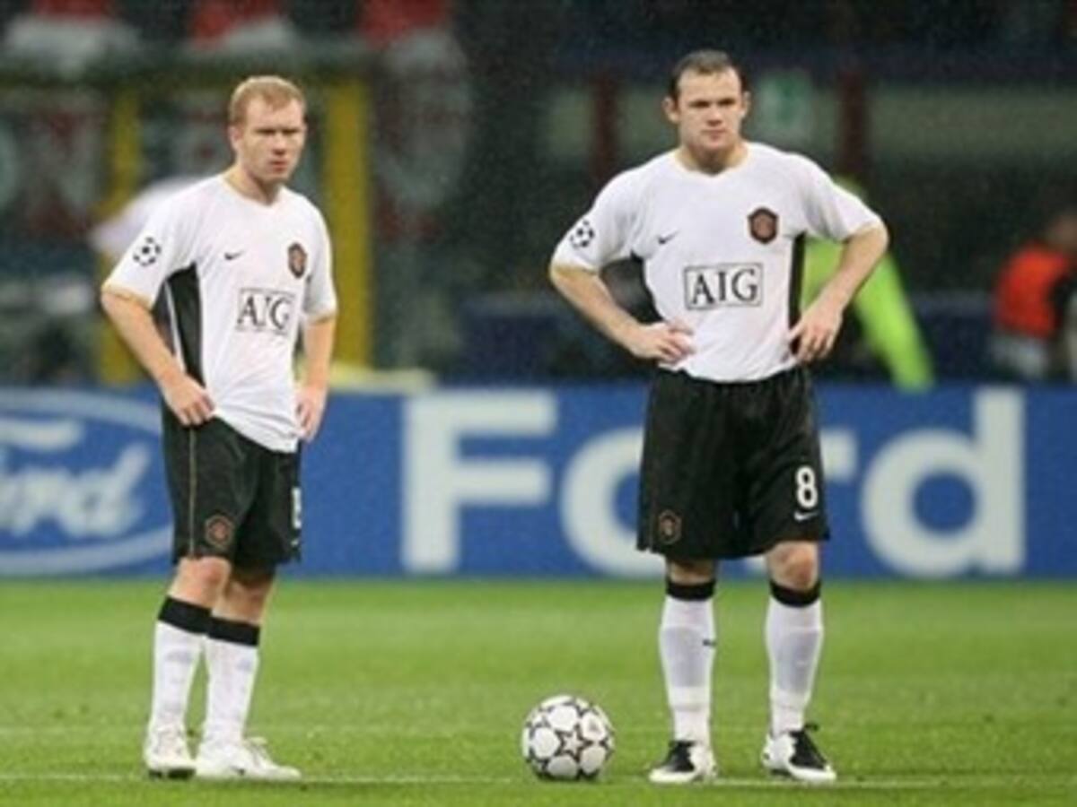 Wayne Rooney y Paul Scholes se lesionan con el Manchester United
