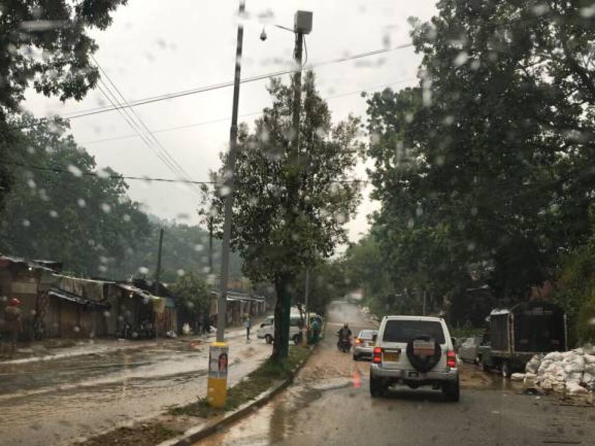 Mal tiempo genera cierre de Palonegro y emergencias en Floridablanca