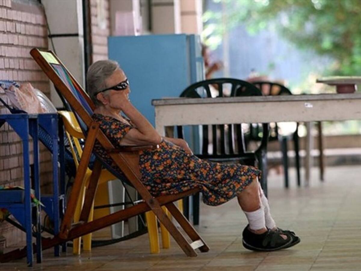 Mujeres de bajos recursos deberán cotizar menos semanas para su pensión