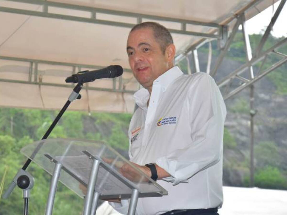 Llamado a Vargas Lleras desde La Habana para que se case con la paz
