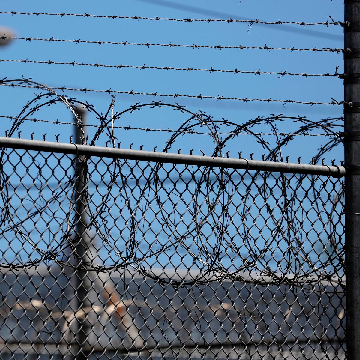 Envían a la cárcel a alias el Terror de la Moto Roja, quien habría abusó de menor de edad