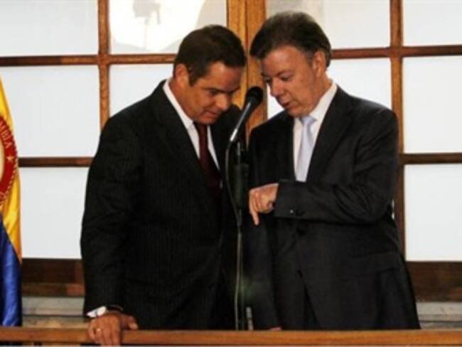 Vargas Lleras dijo que está diseñando programa para eventual reelección de Santos