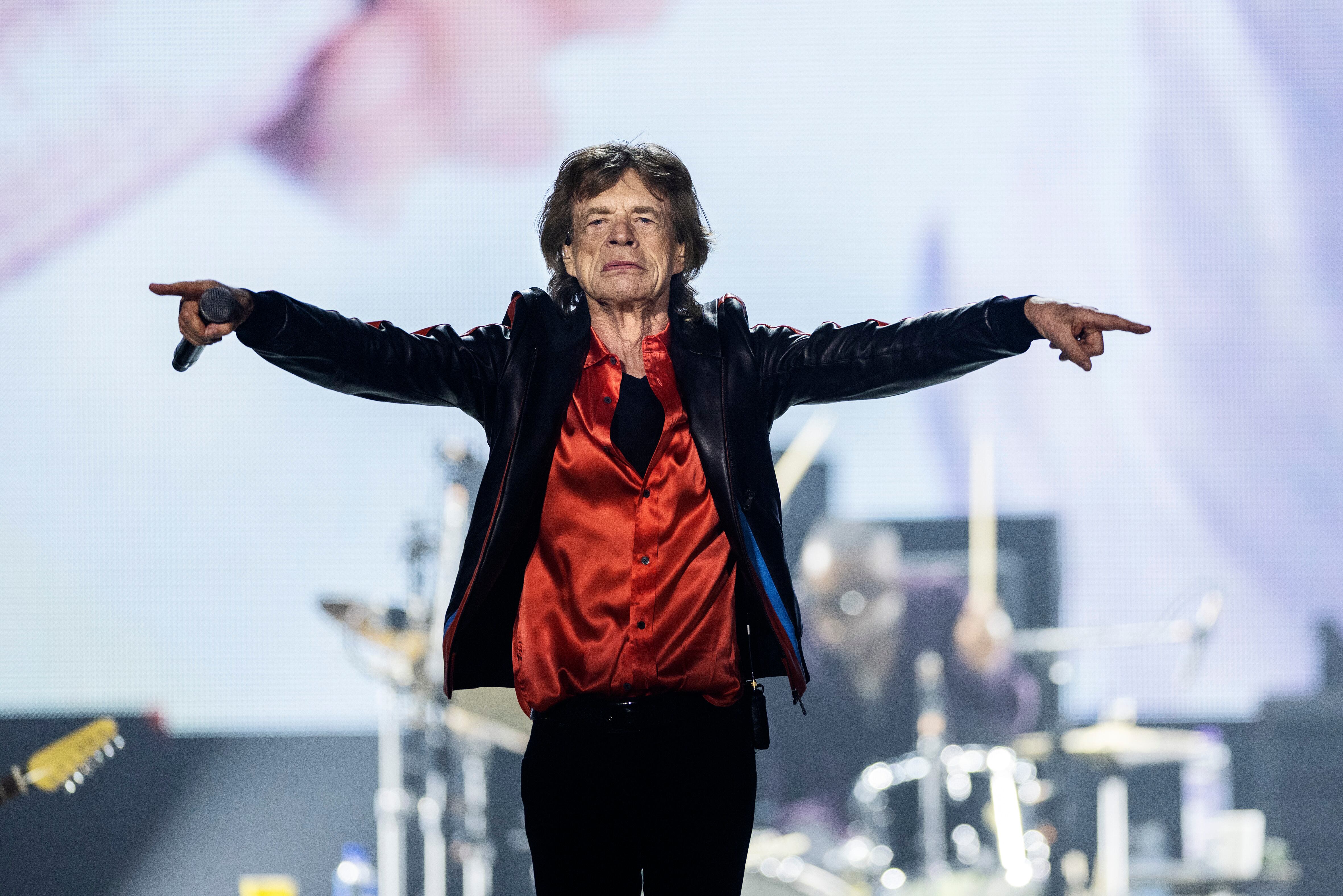 Mick Jagger de The Rolling Stones durante un concierto como parte de su 'Stones Sixty European Tour' el 31 de julio de 2022 en Friends Arena en Solna, Suecia.