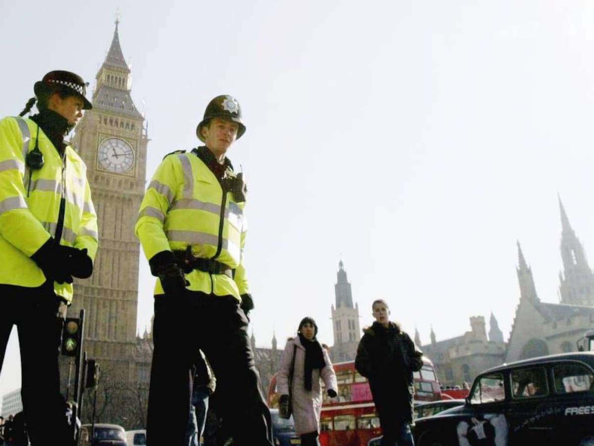 Dos policías fueron apuñalados en el centro de Londres