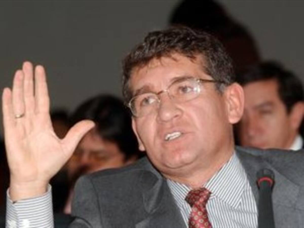 A mediados de 2013 tomaré una decisión sobre la reelección: Santos