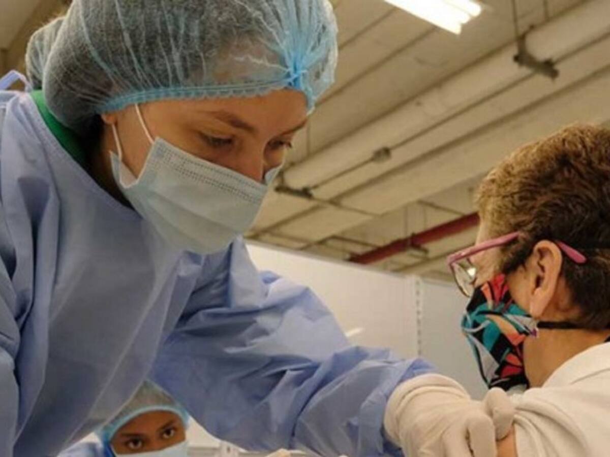 Cali se acerca a los dos millones de personas vacunadas contra la COVID-19