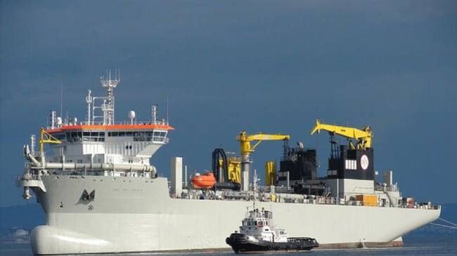 La draga Bartolemeu Días, encargada de la adecuación del canal navegable del puerto de Barranquilla.