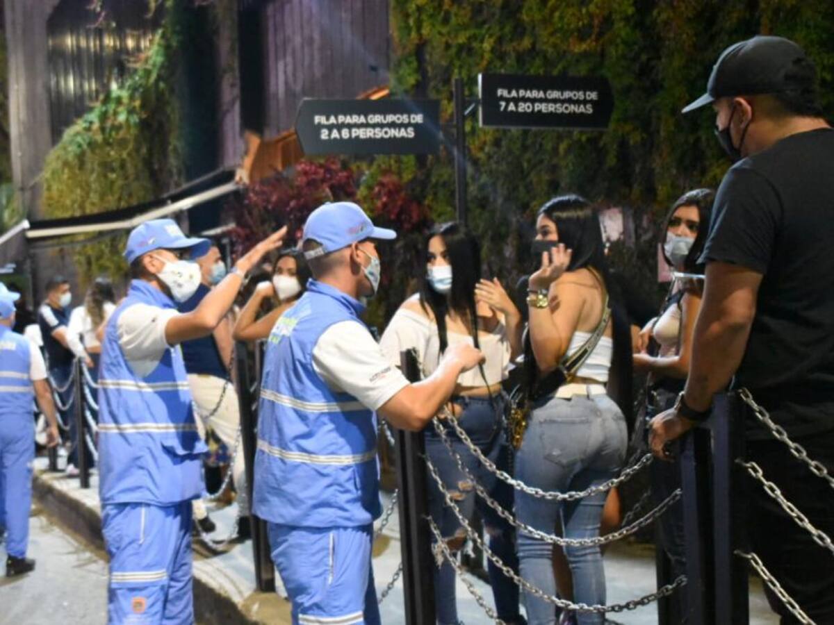 Cierran discoteca con 330 personas en el Peñón