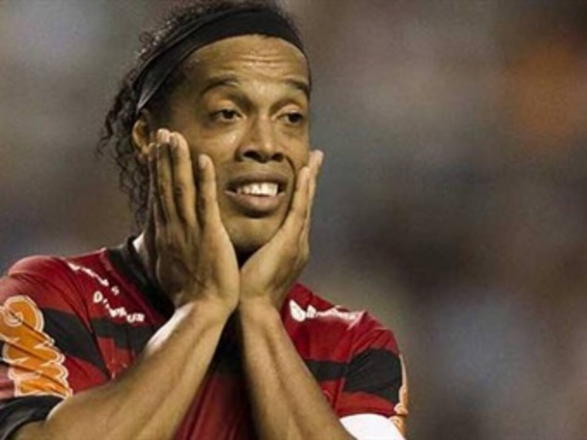 Ronaldinho rescindió su contrato con Flamengo por falta de pago