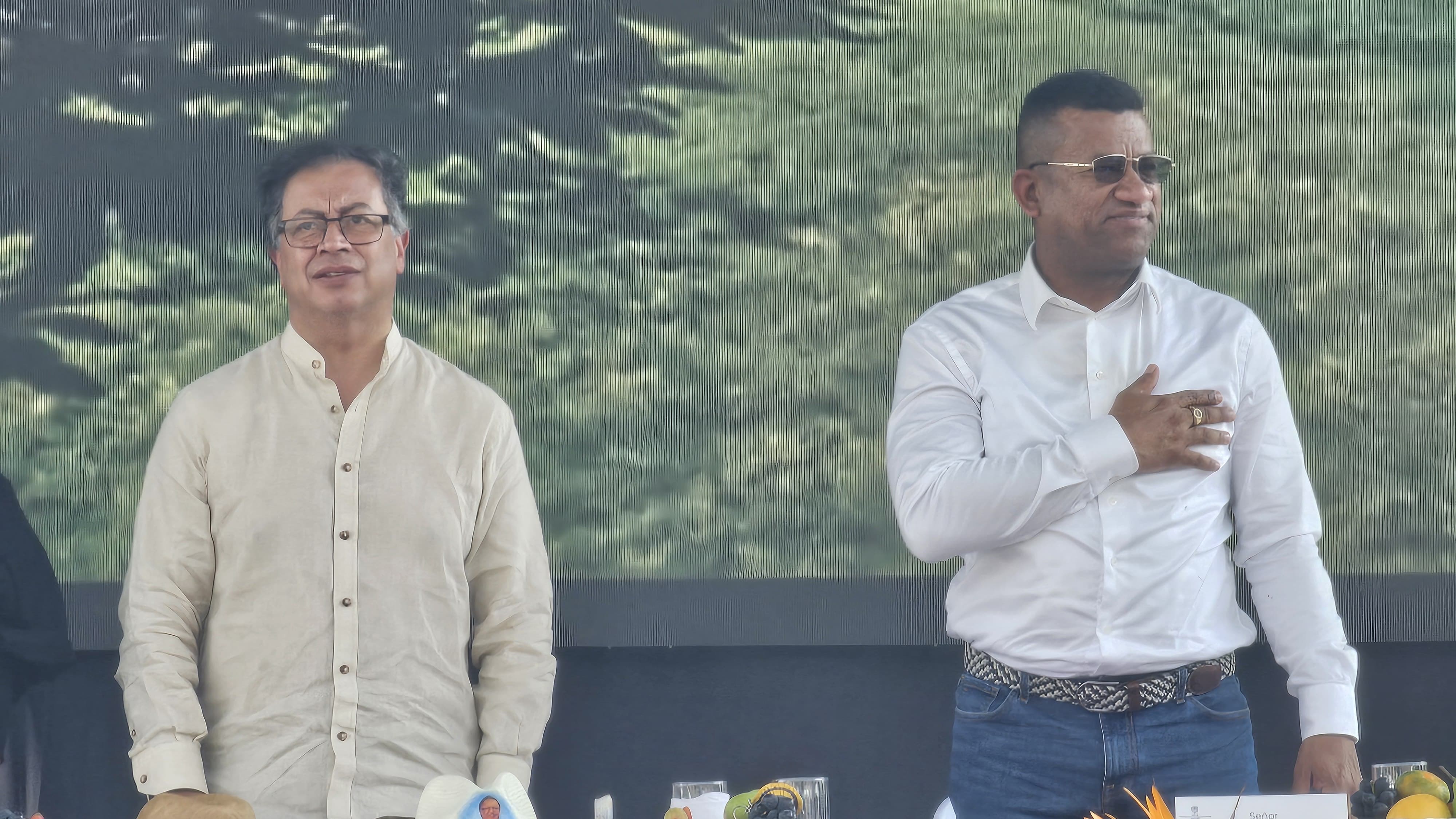 Luis Alfonso Escobar, gobernador de Nariño y el presidente Gustavo Petro en San Pablo | Foto: Caracol Radio Pasto