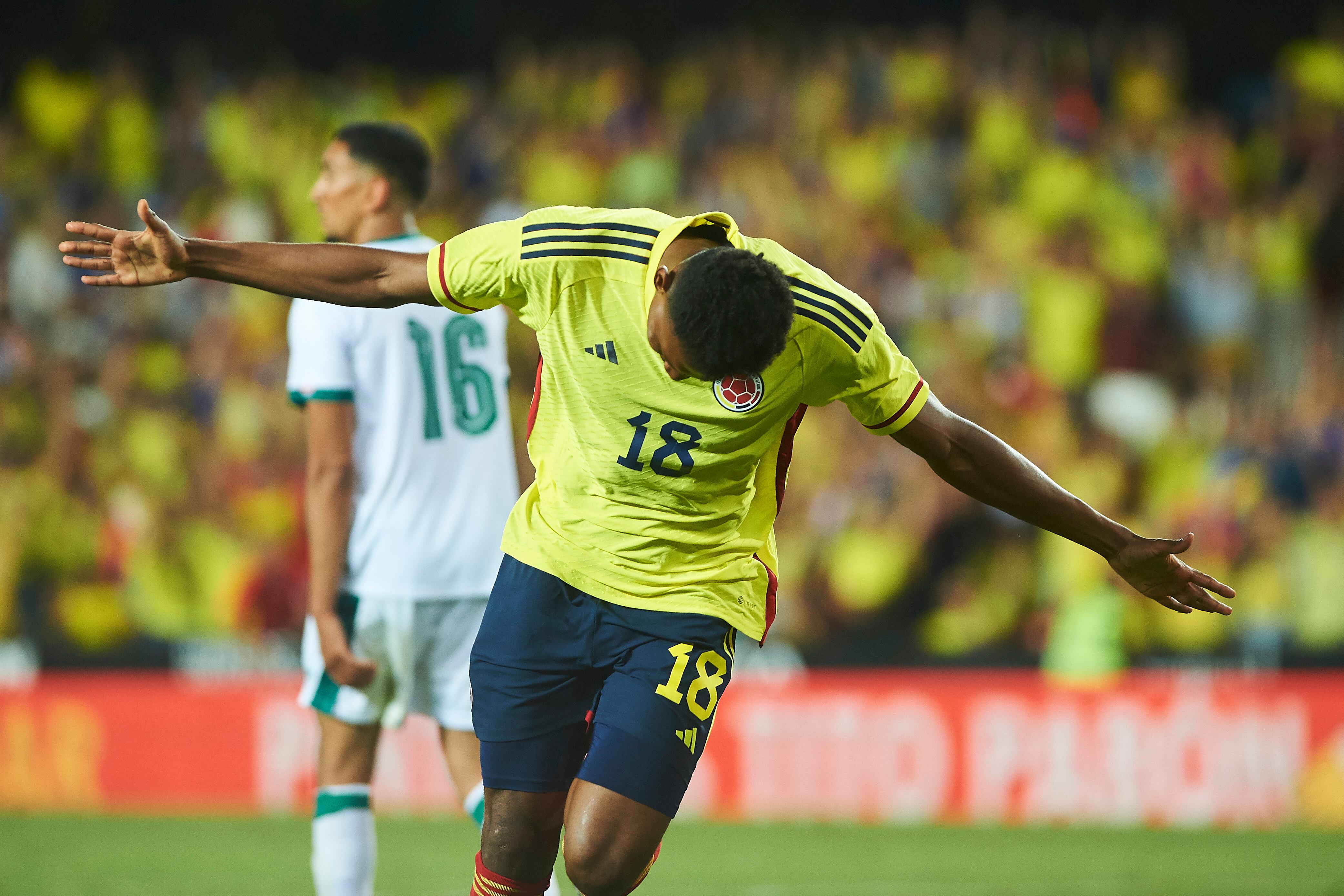 Mateo Cassierra festeja su primer gol con la Selección Colombia. (Photo by Maria Jose Segovia/DeFodi Images via Getty Images)