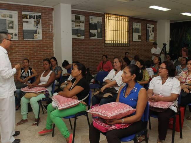 Adelantan procesos de formación para mujeres vulnerables en Cartagena
