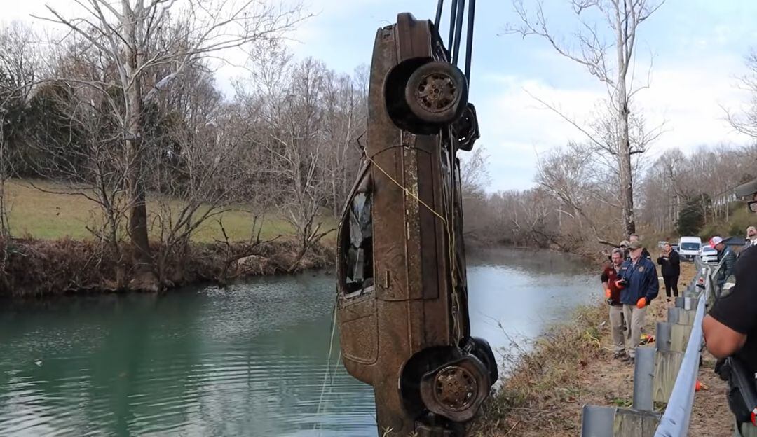 Youtuber encontró carro de dos jóvenes desaparecidos hace 21 años