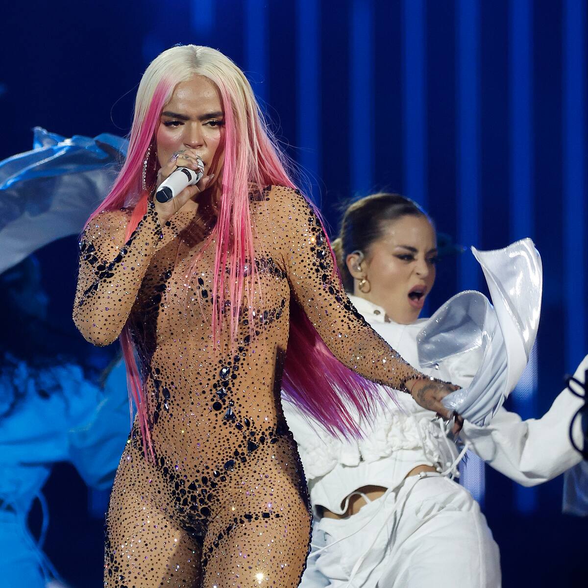 Karol G Arrasa en el Santiago Bernabéu de España, con 4 fechas vendidas