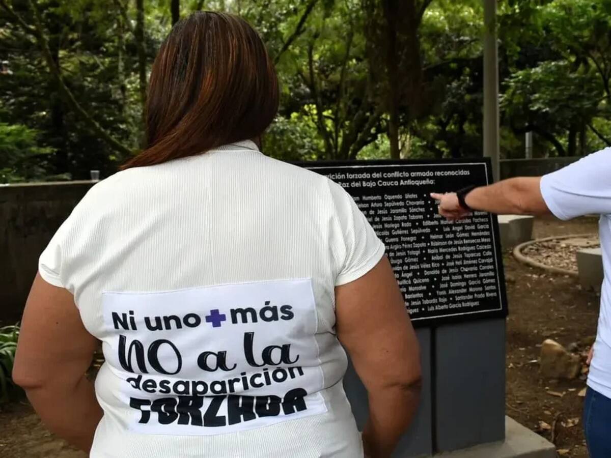 Memoria y reparación en Medellín para las víctimas del Bloque Mineros