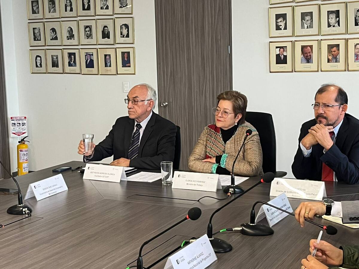 Mintrabajo designa a Beethoven Herrera como nuevo facilitador de la CETCOIT