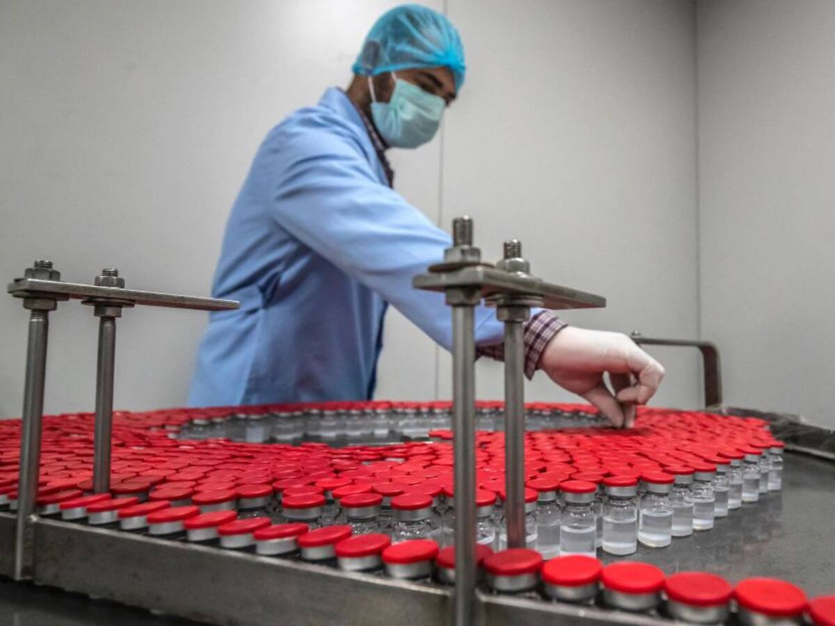 Llegó a Colombia un nuevo lote con 486.000 vacunas de AstraZeneca